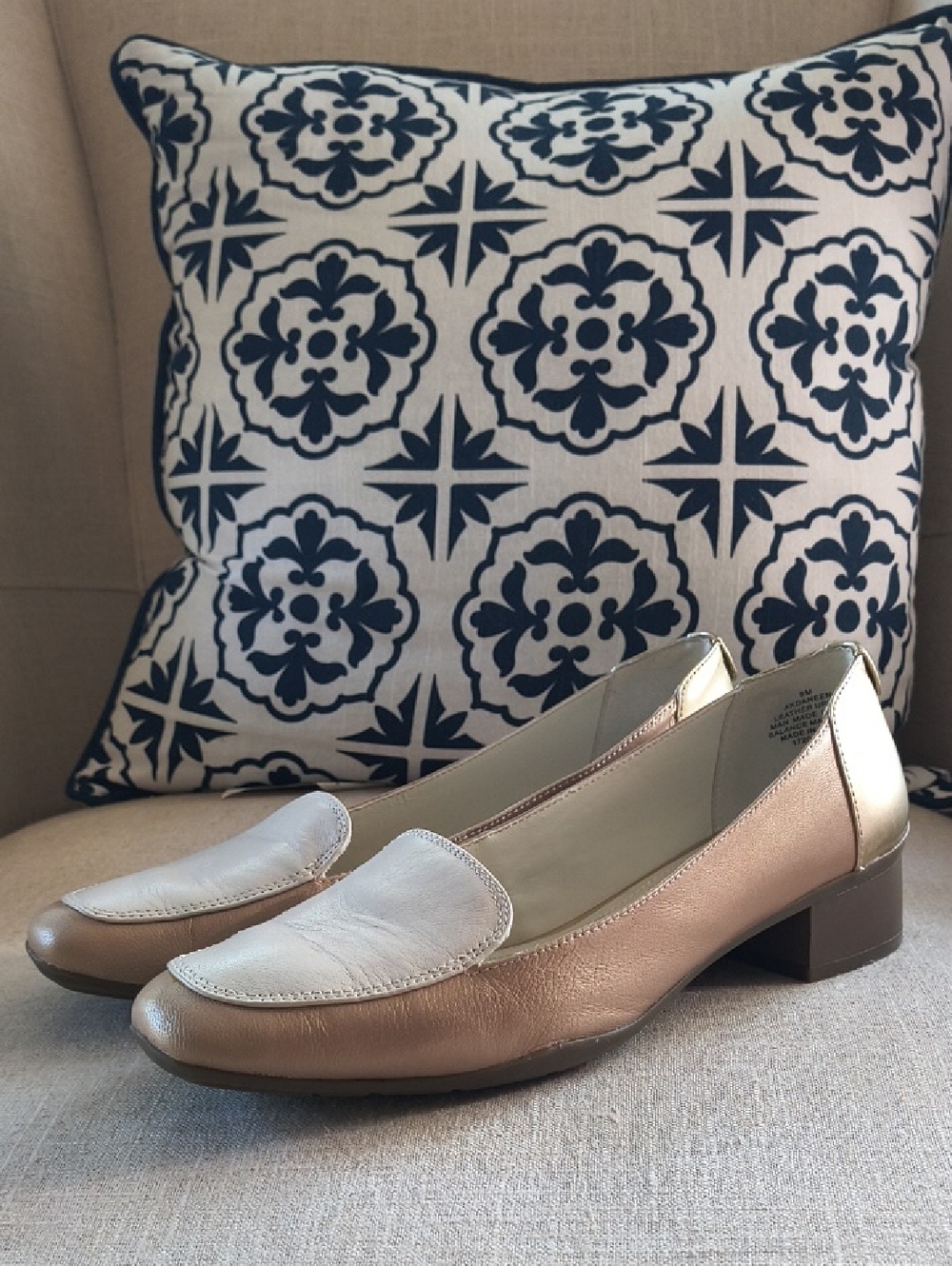 very Cute And Comfy Anne Klein Metallic,Gold and Cream Leather Loafers